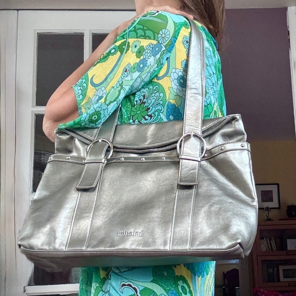 Kenneth Cole’s Unlisted large silver metallic leather Tote bag EUC like new - Picture 1 of 16